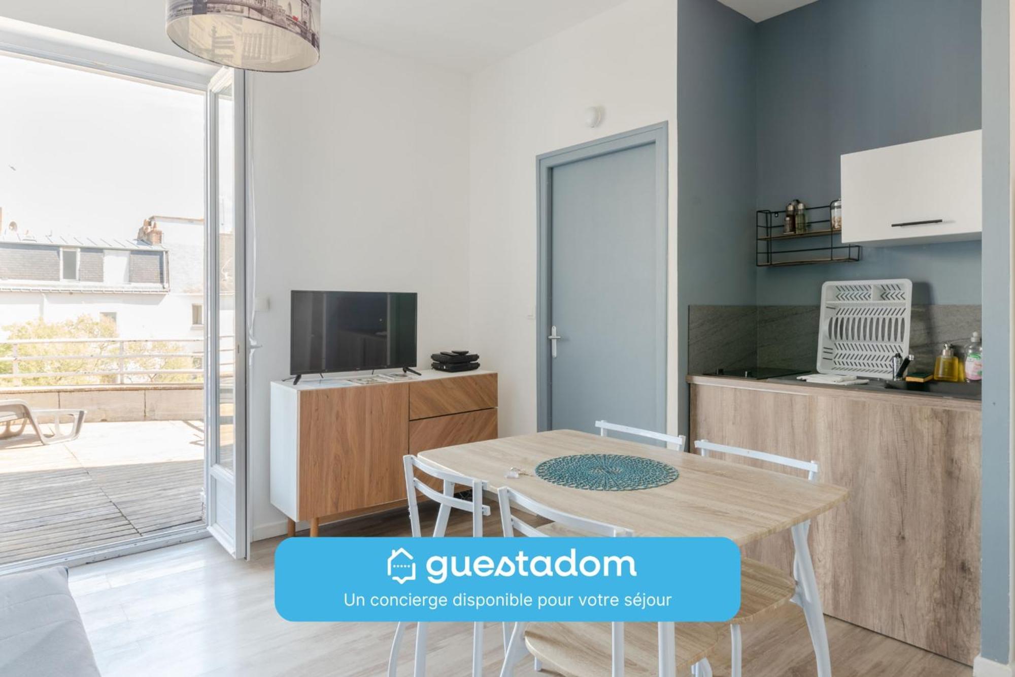 Appartement avec grande terrasse centre St-Nazaire Saint-Nazaire  Extérieur photo